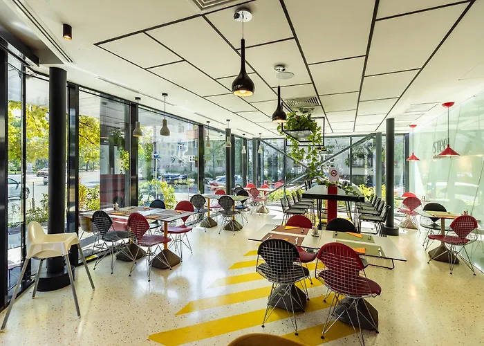 Ibis Styles Erbas Готель 4*